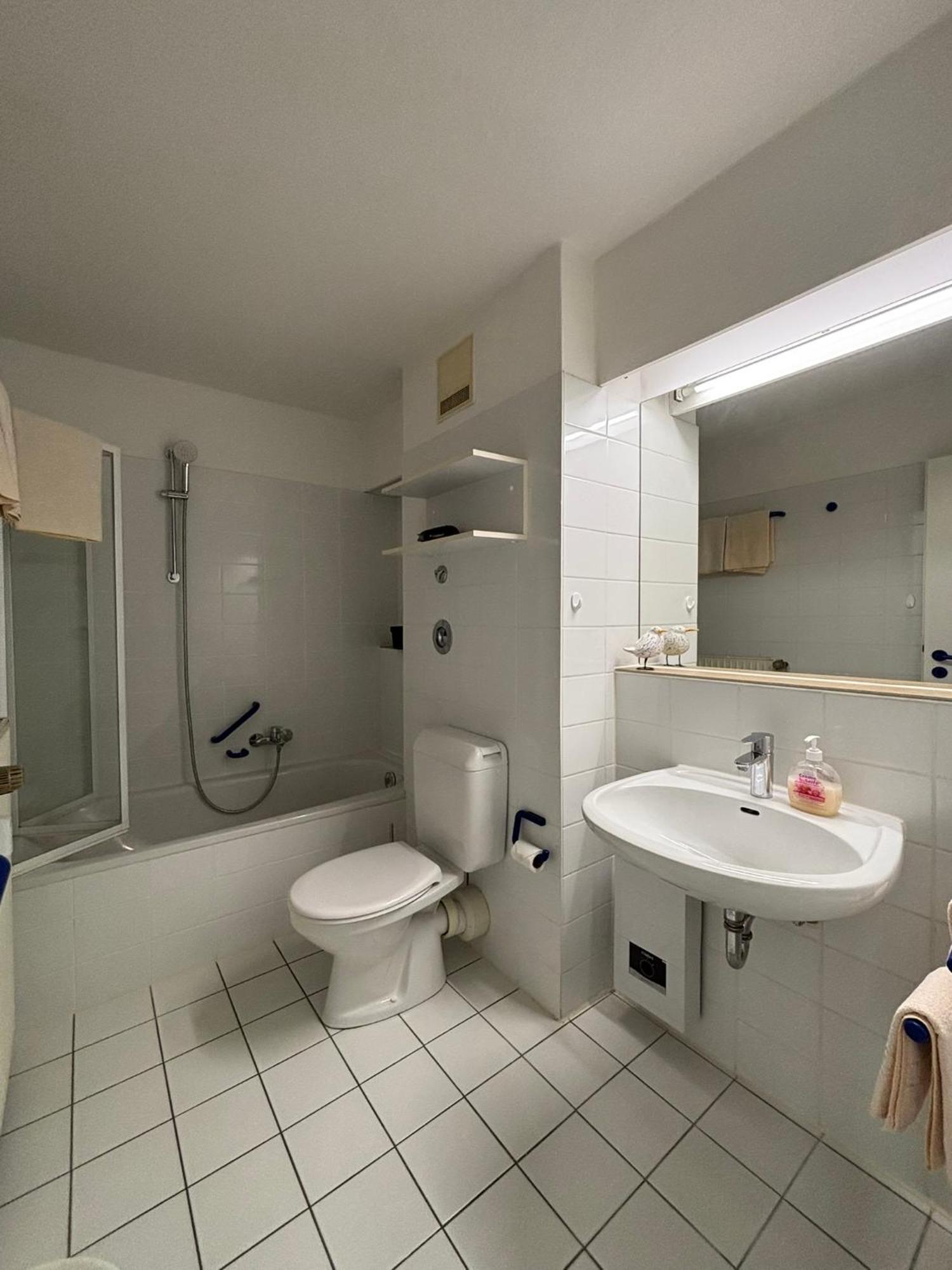 Haus Hohe Worth, 112 *